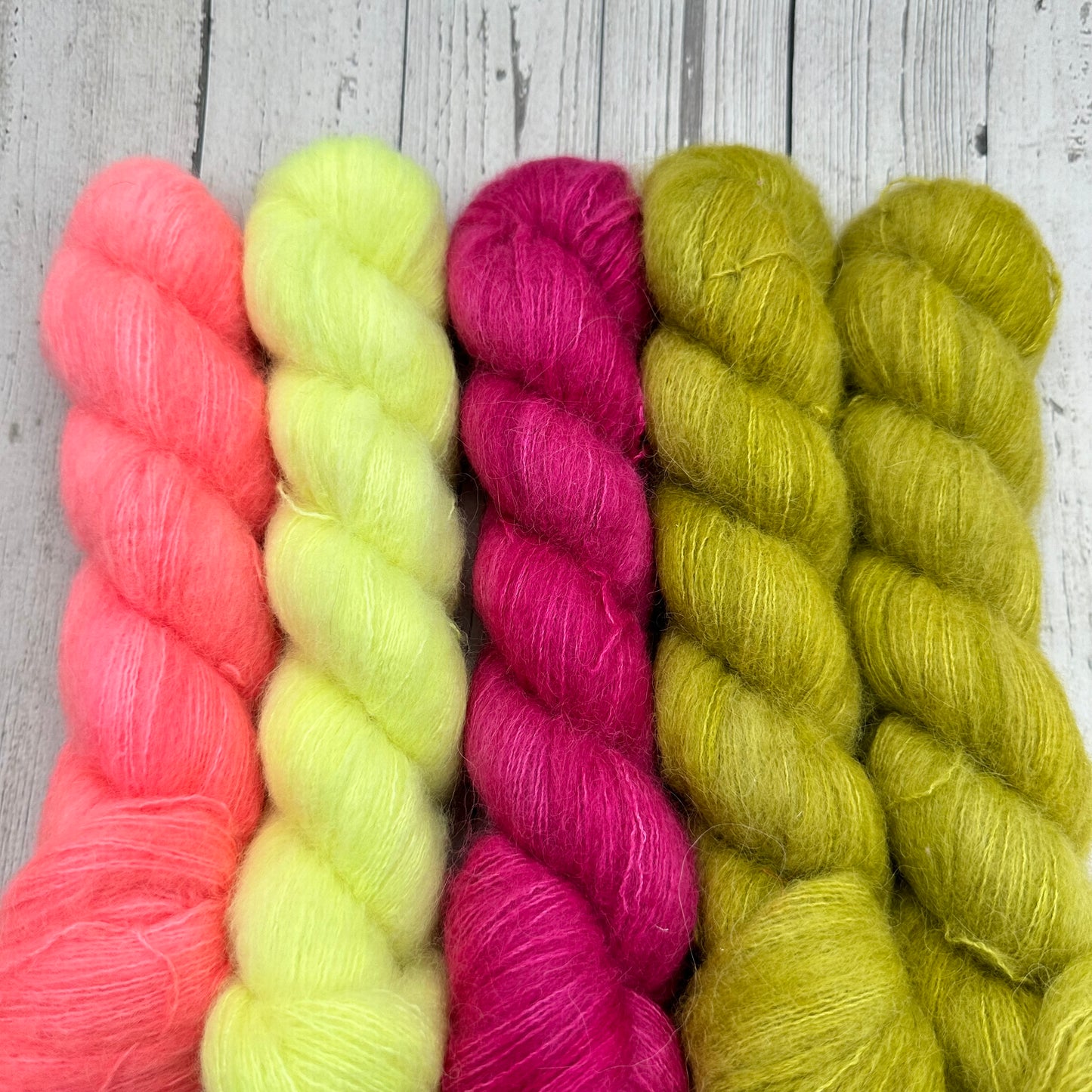 Majestic Fluff Bonus 5 Pack Yarn sets