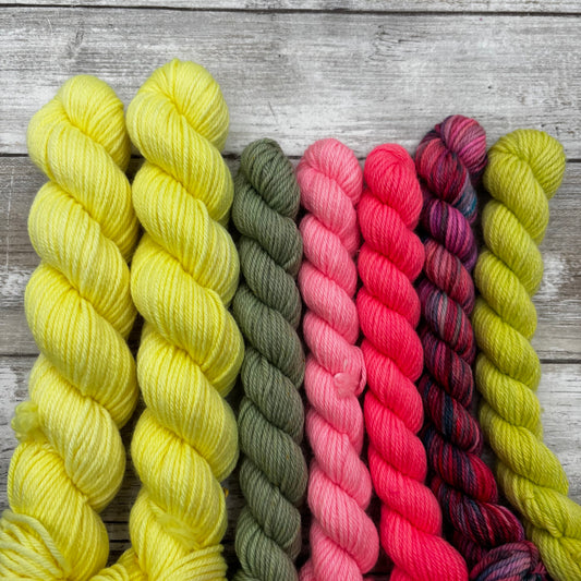 Dk | Hello Yellow + 5 Minis Pack