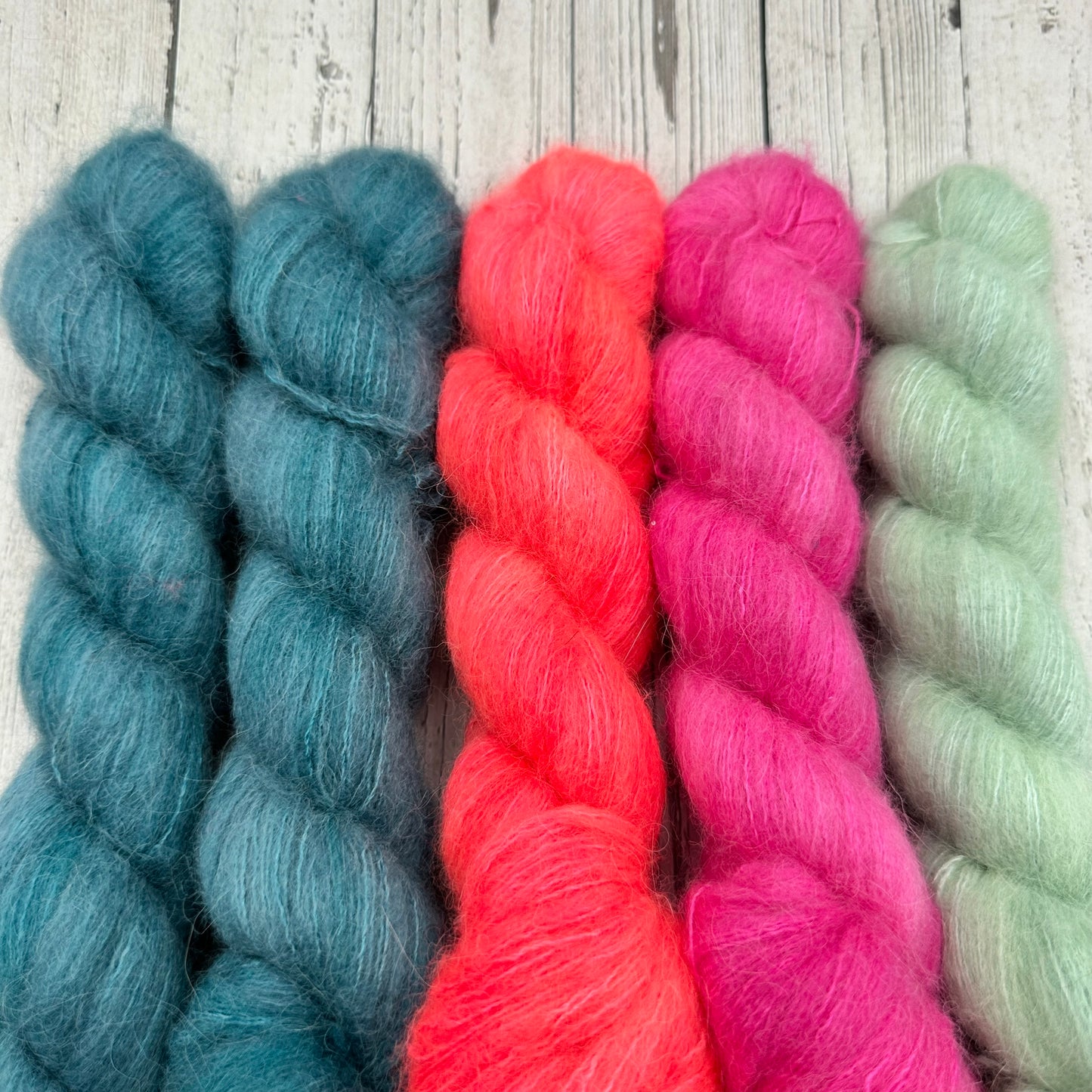 Majestic Fluff Bonus 5 Pack Yarn sets