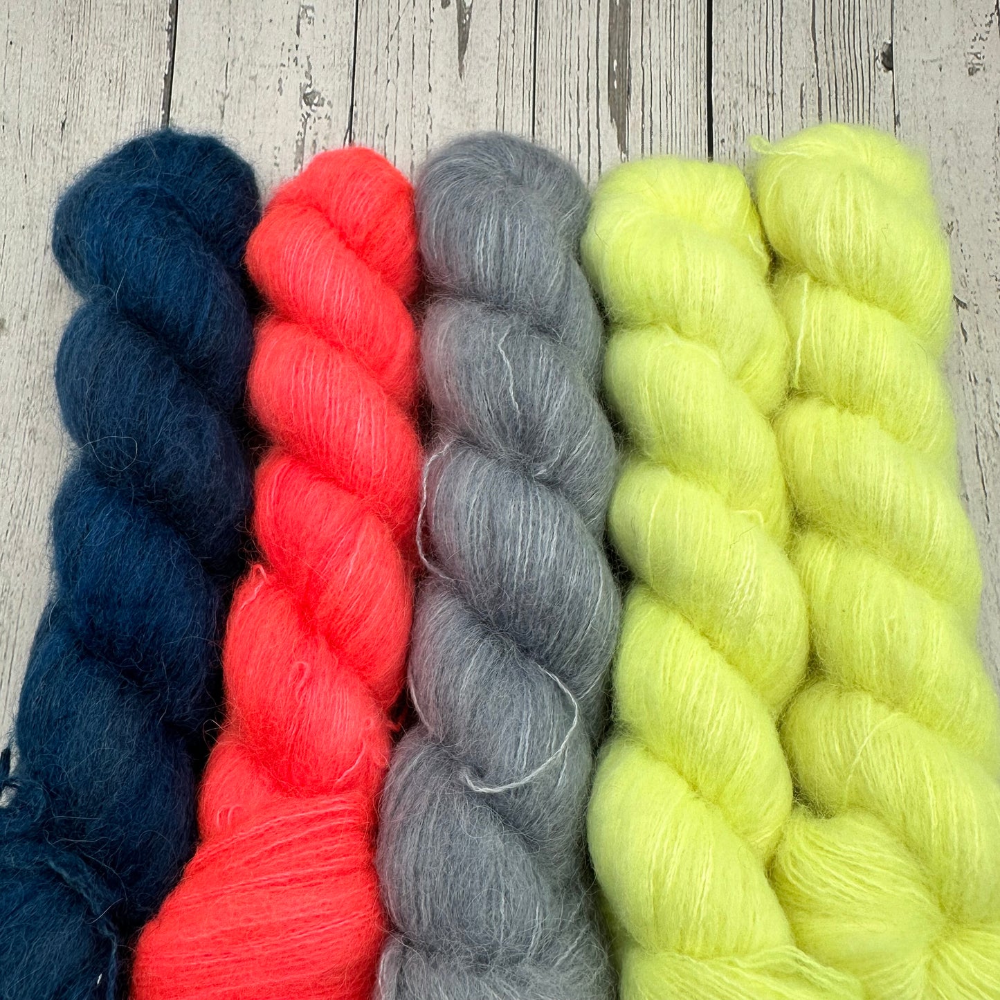 Majestic Fluff Bonus 5 Pack Yarn sets