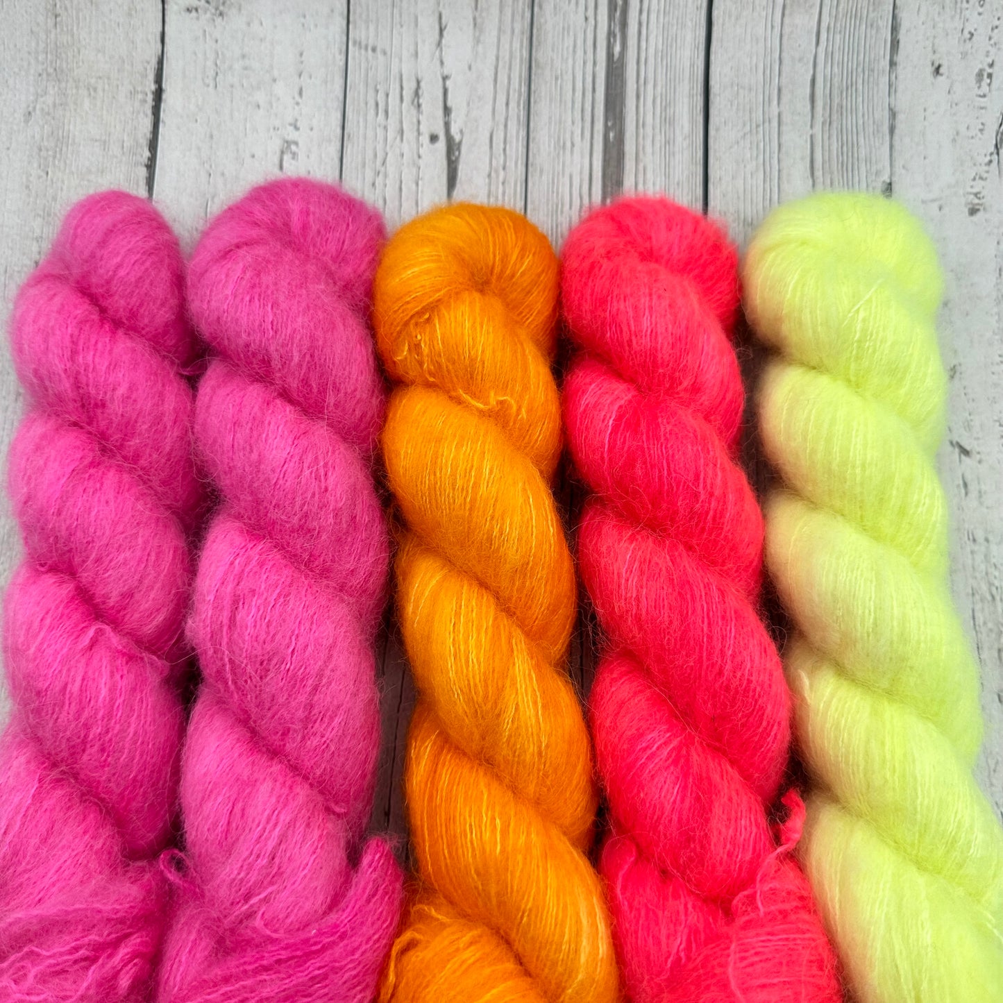 Majestic Fluff Bonus 5 Pack Yarn sets