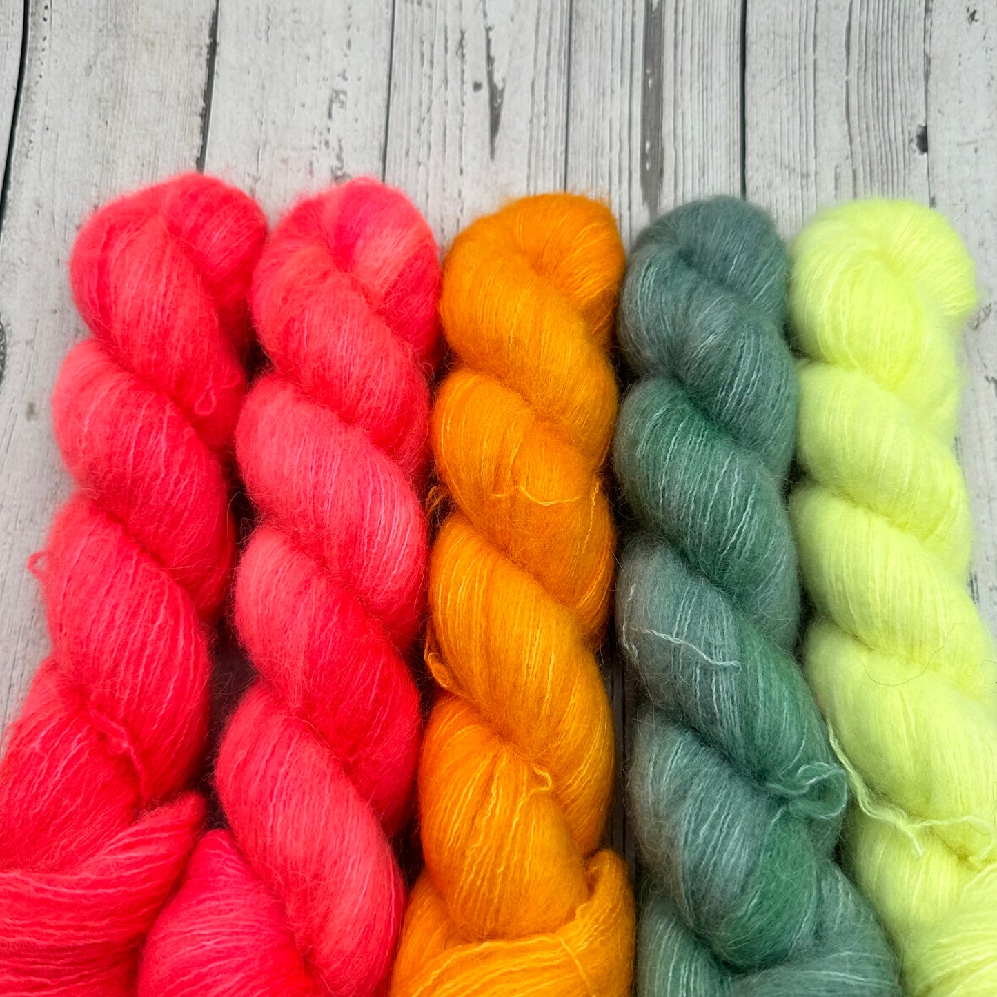 Majestic Fluff Bonus 5 Pack Yarn sets