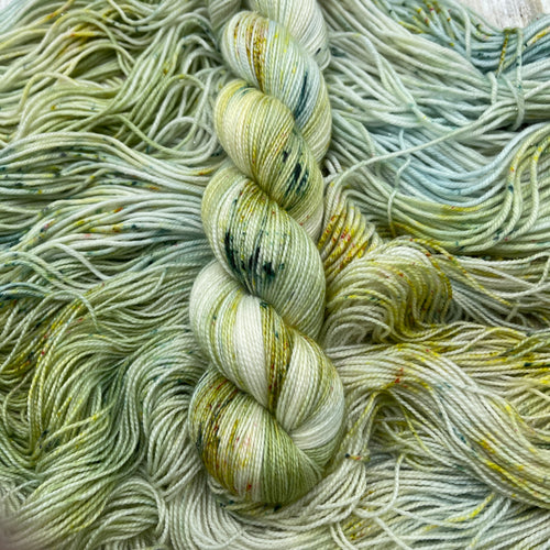 Yarn Bundles – Frankie Grey Fibres